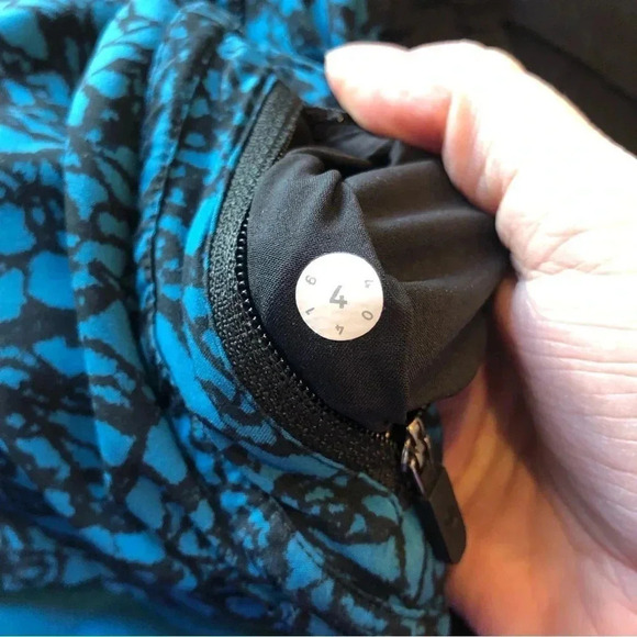 Lululemon Tracker Short blue size 4 - Picture 6 of 7